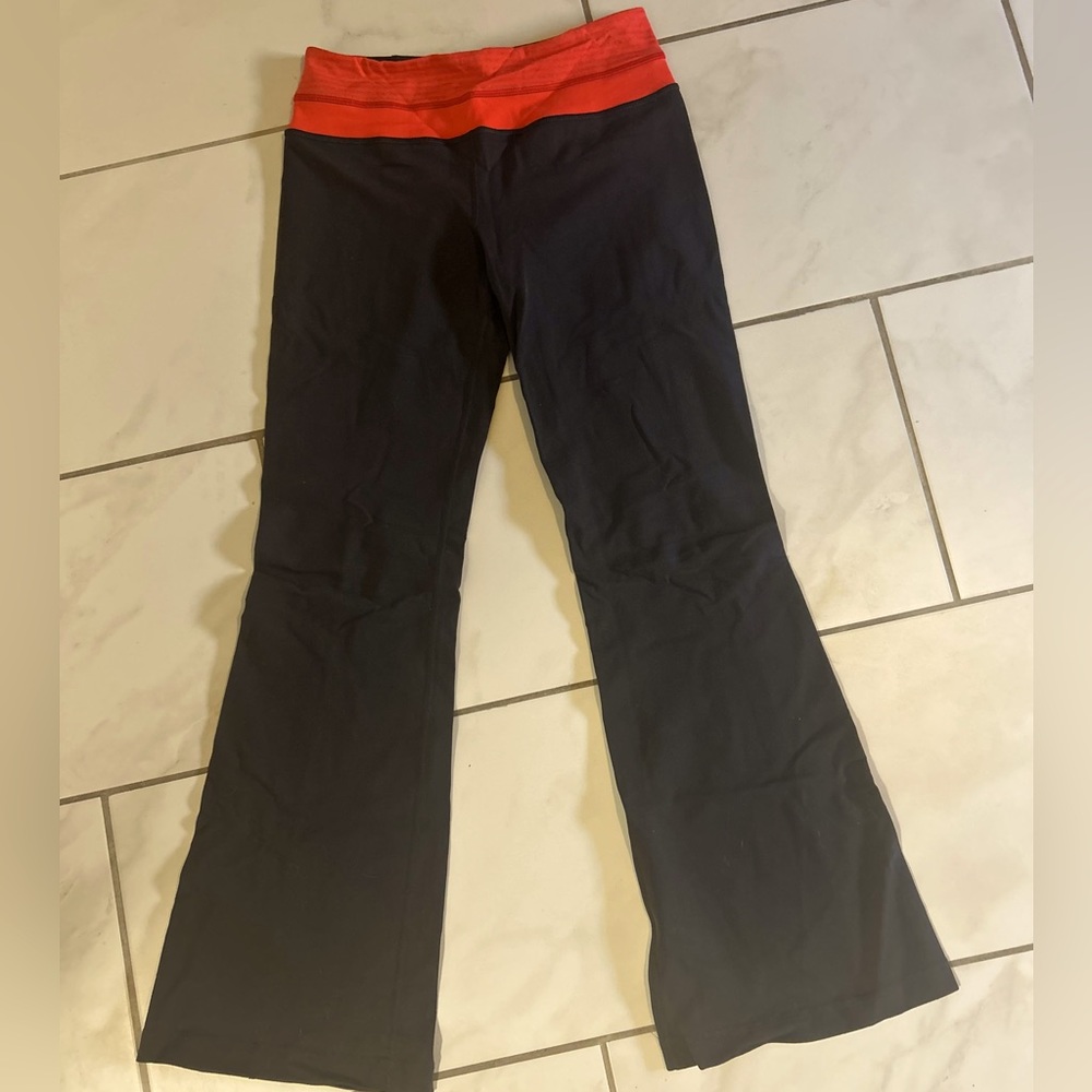 Lululemon dark grey groove pants. Size 6, like new